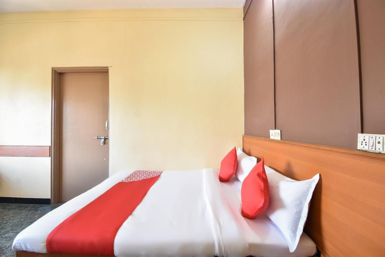 Oyo 63264 Hotel Shamiana Pandharpur Εξωτερικό φωτογραφία